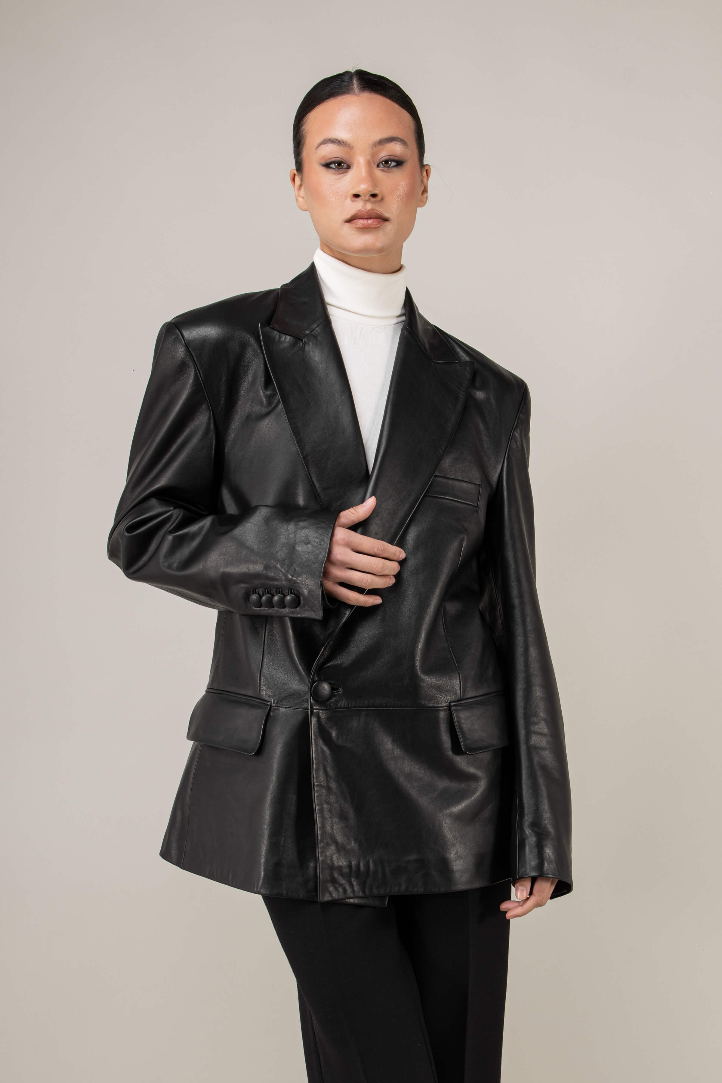 Oversized Grand Peak Leather Blazer (Woman)